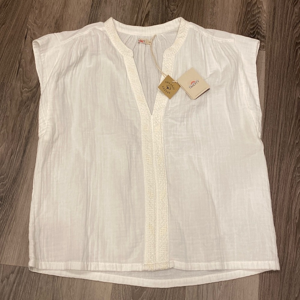 Faherty Lucia Top. White. Size medium.